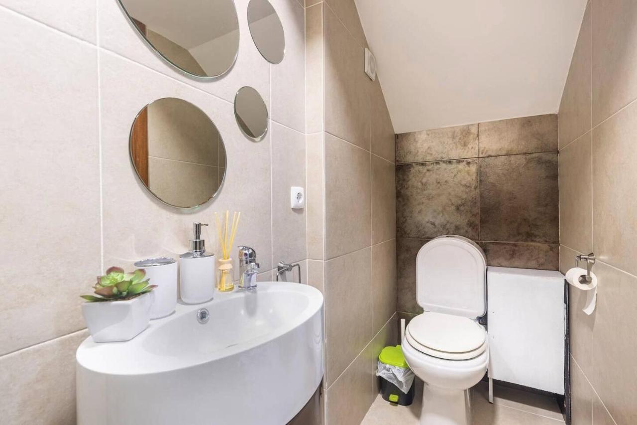 Modern Private Suite With Balcony & Bathroom - King And Queen Beds Vila Nova de Gaia Extérieur photo